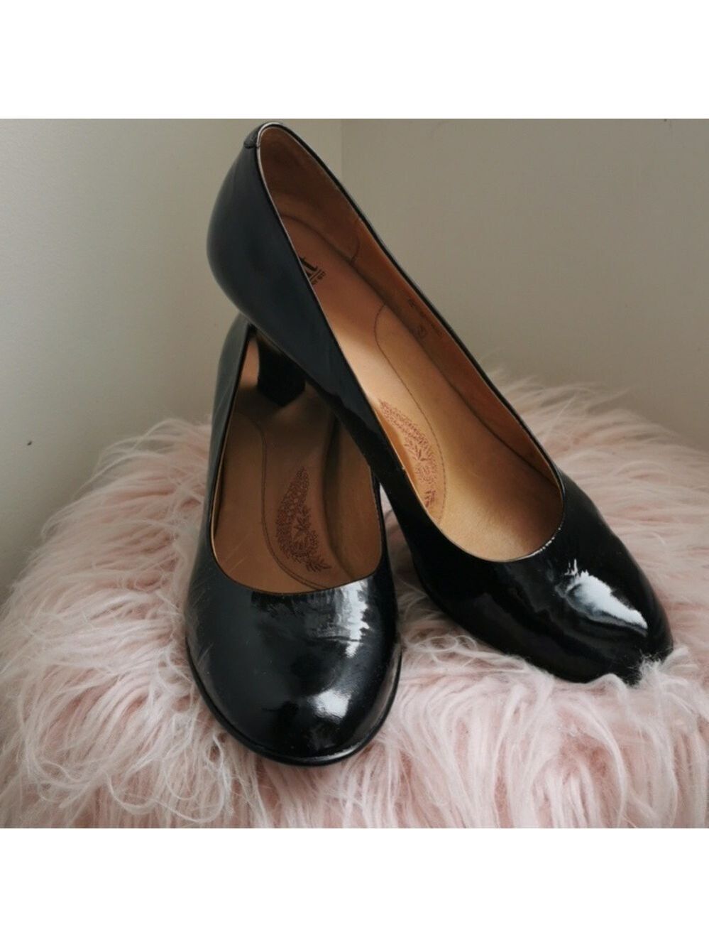 Sofft Black Patent Leather Preppy Classic Retro Pump Heels. Size 10